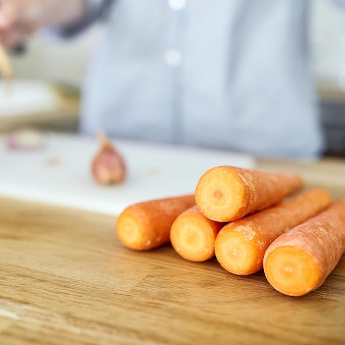Nantes Scarlet Carrot Seeds for Sweet, Bright Orange Carrots